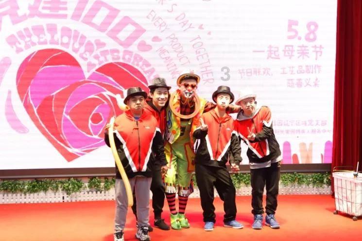 婧婧整理卧室